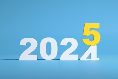 White numerals indicating the year 2024. A yellow numeral 5 is in the process of replacing the 4.